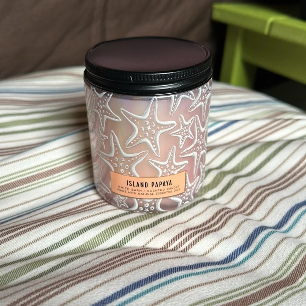 White Barn Island Papaya Single Wick Candle